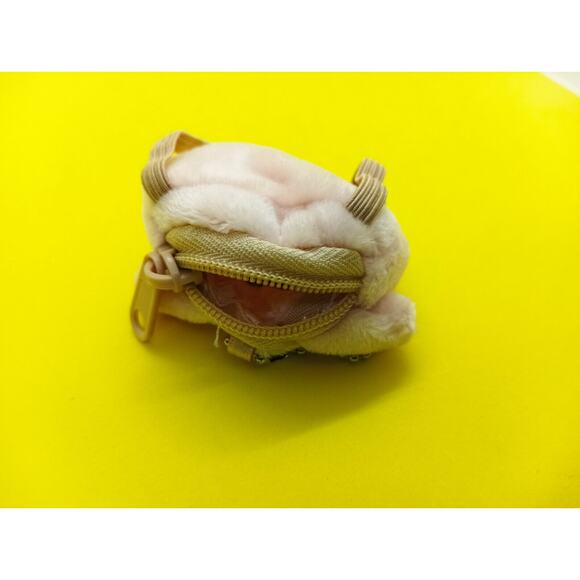 Nontan Buta-San piglet ( Picture Book ) Mini Pouch With Zipper Keychain - Picture 4 of 5